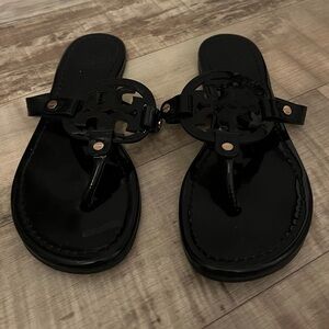 Women’s Tory Burch Sandals - size 8. Black.